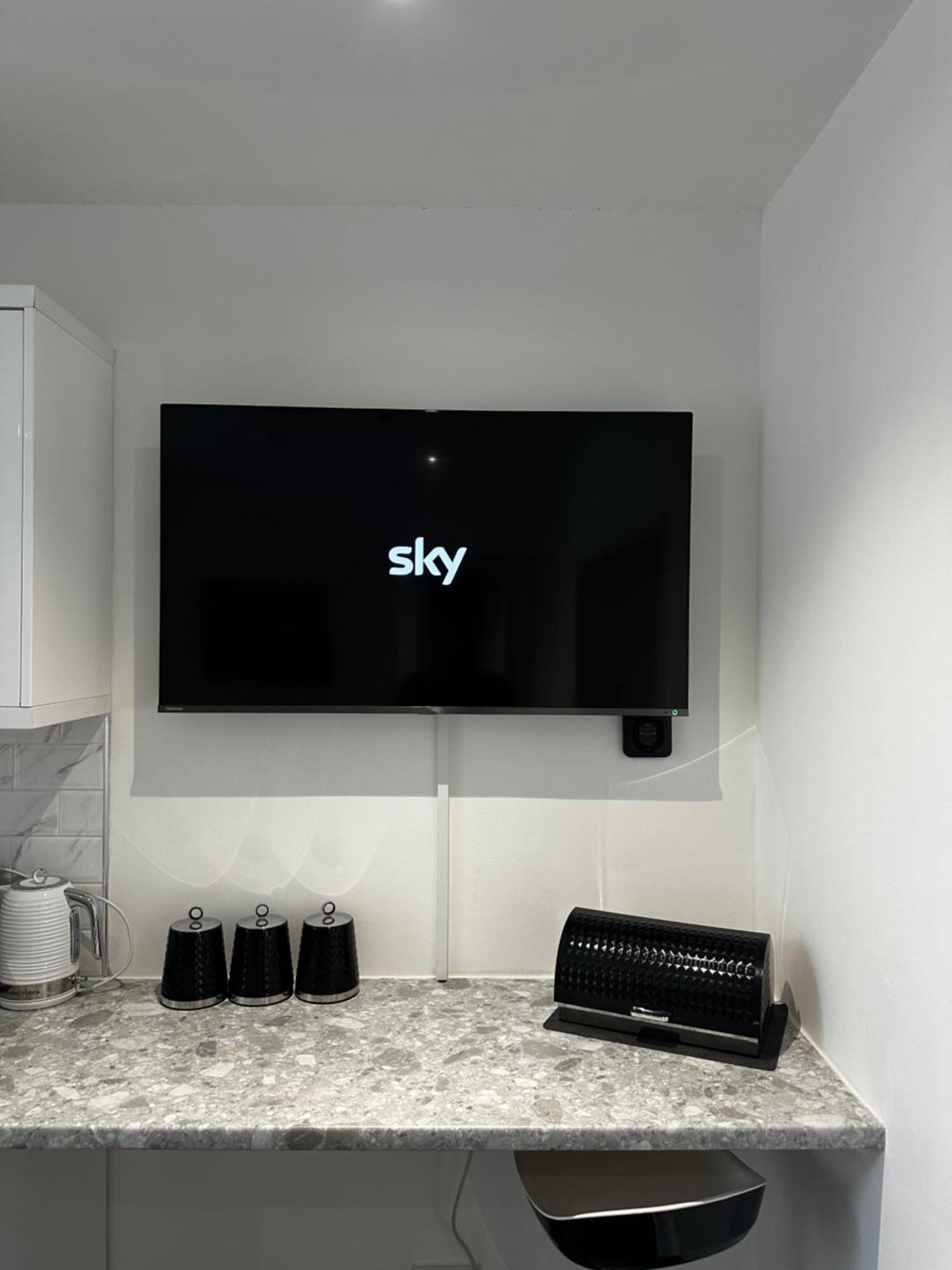 Town Centre Studio Flat Merthyr Tydfil Kültér fotó