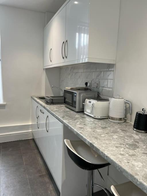 Town Centre Studio Flat Merthyr Tydfil Kültér fotó