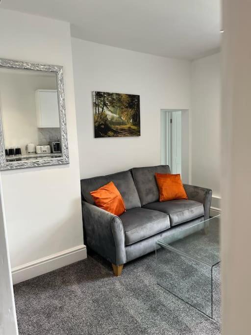 Town Centre Studio Flat Merthyr Tydfil Kültér fotó
