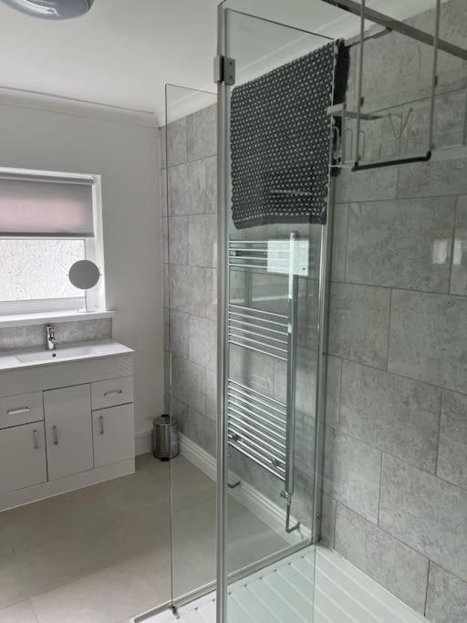 Town Centre Studio Flat Merthyr Tydfil Kültér fotó